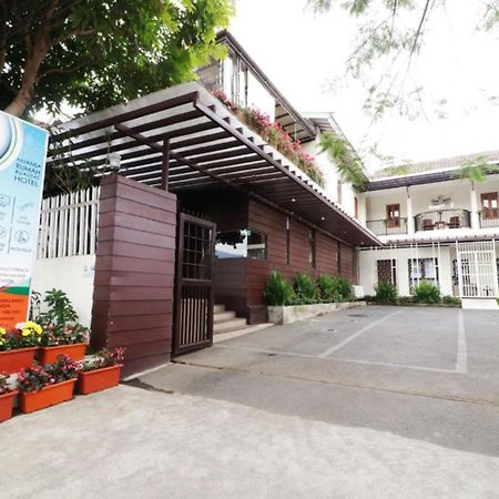 Jayagiri Guesthouse Lembang Extérieur photo
