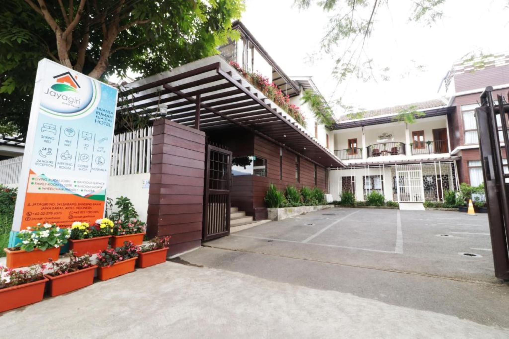 Jayagiri Guesthouse Lembang Extérieur photo