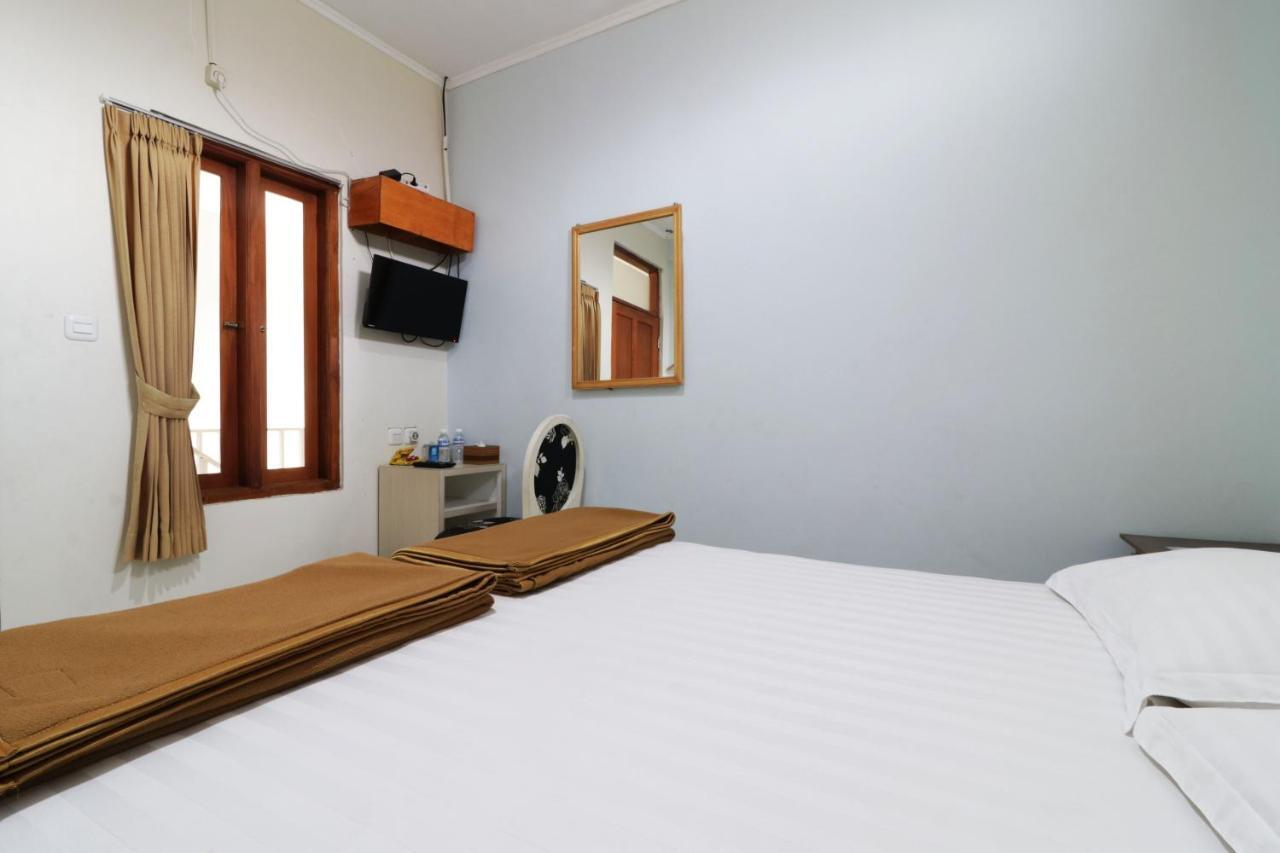Jayagiri Guesthouse Lembang Extérieur photo