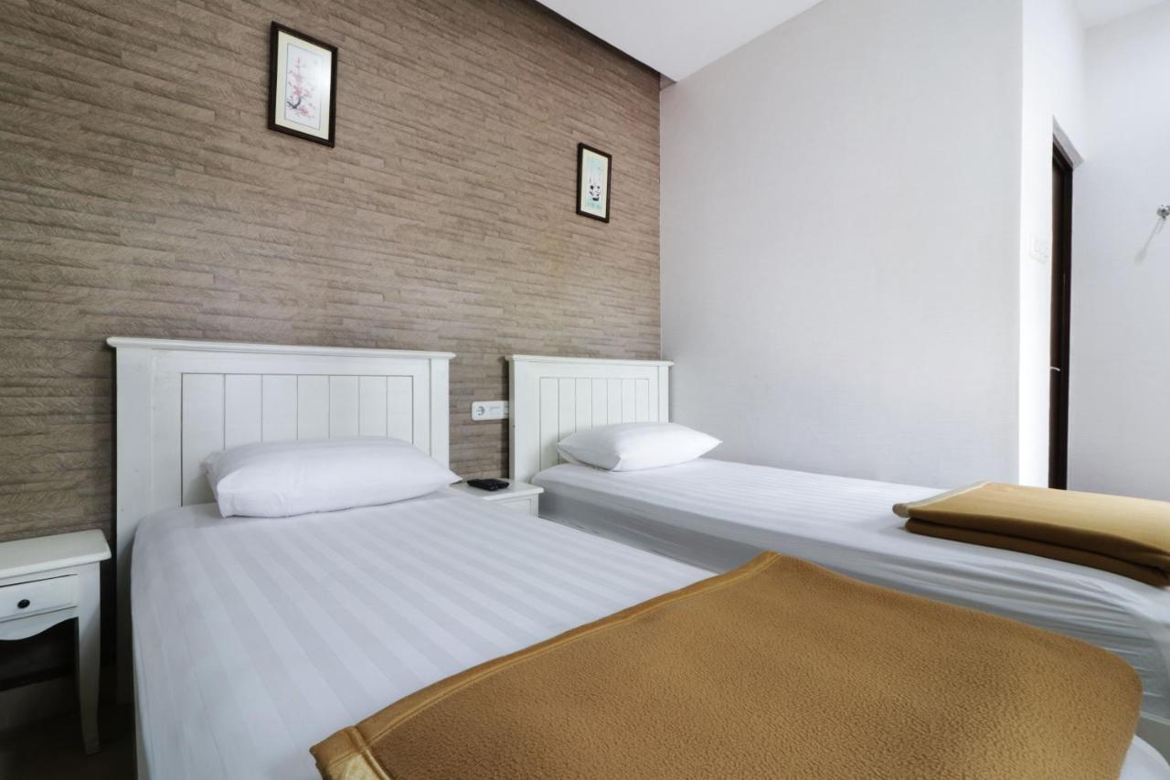 Jayagiri Guesthouse Lembang Extérieur photo